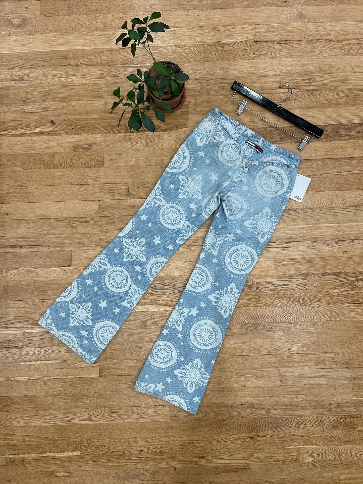 Y2K Tommy AOP Flares
