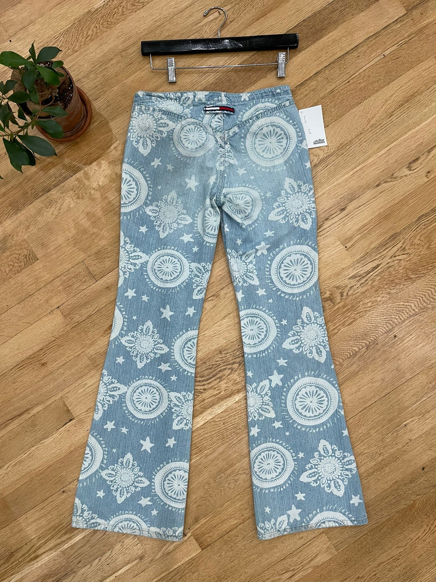 Y2K Tommy AOP Flares