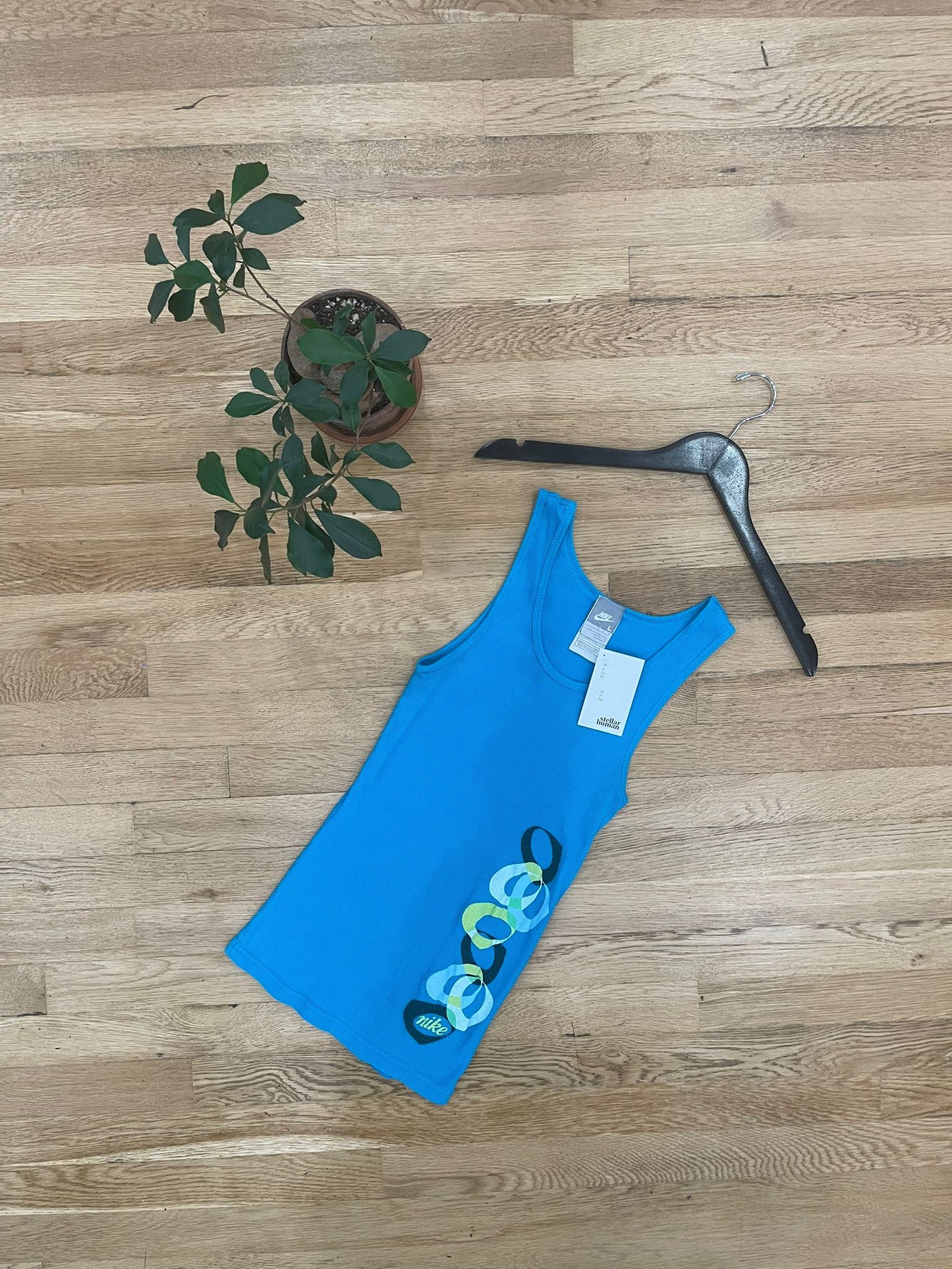 Nike tank (12x25)