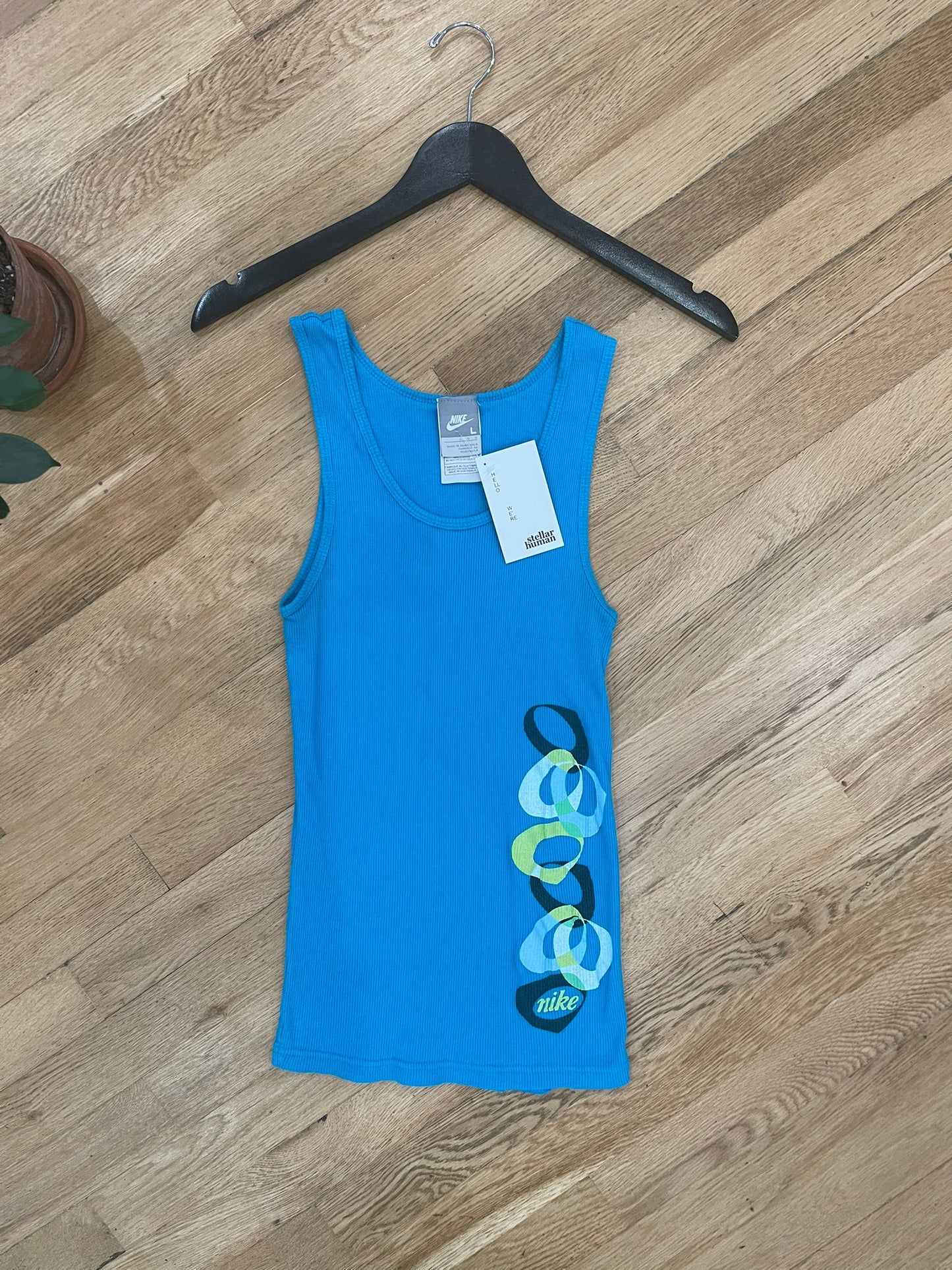 Nike tank (12x25)